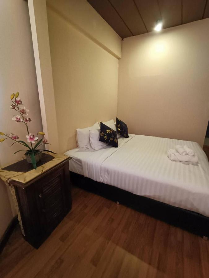 Soft Night Barzaar Albergue Chiang Mai Exterior foto