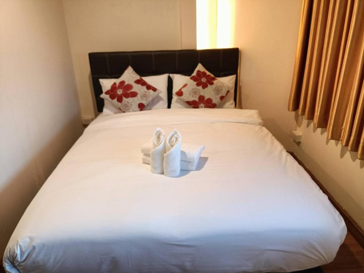Soft Night Barzaar Albergue Chiang Mai Exterior foto