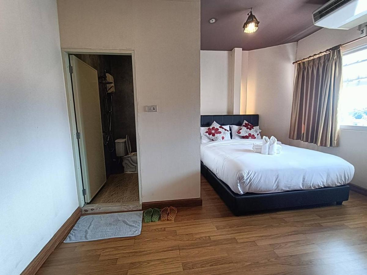 Soft Night Barzaar Albergue Chiang Mai Exterior foto