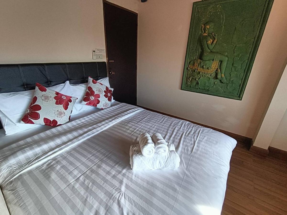 Soft Night Barzaar Albergue Chiang Mai Exterior foto