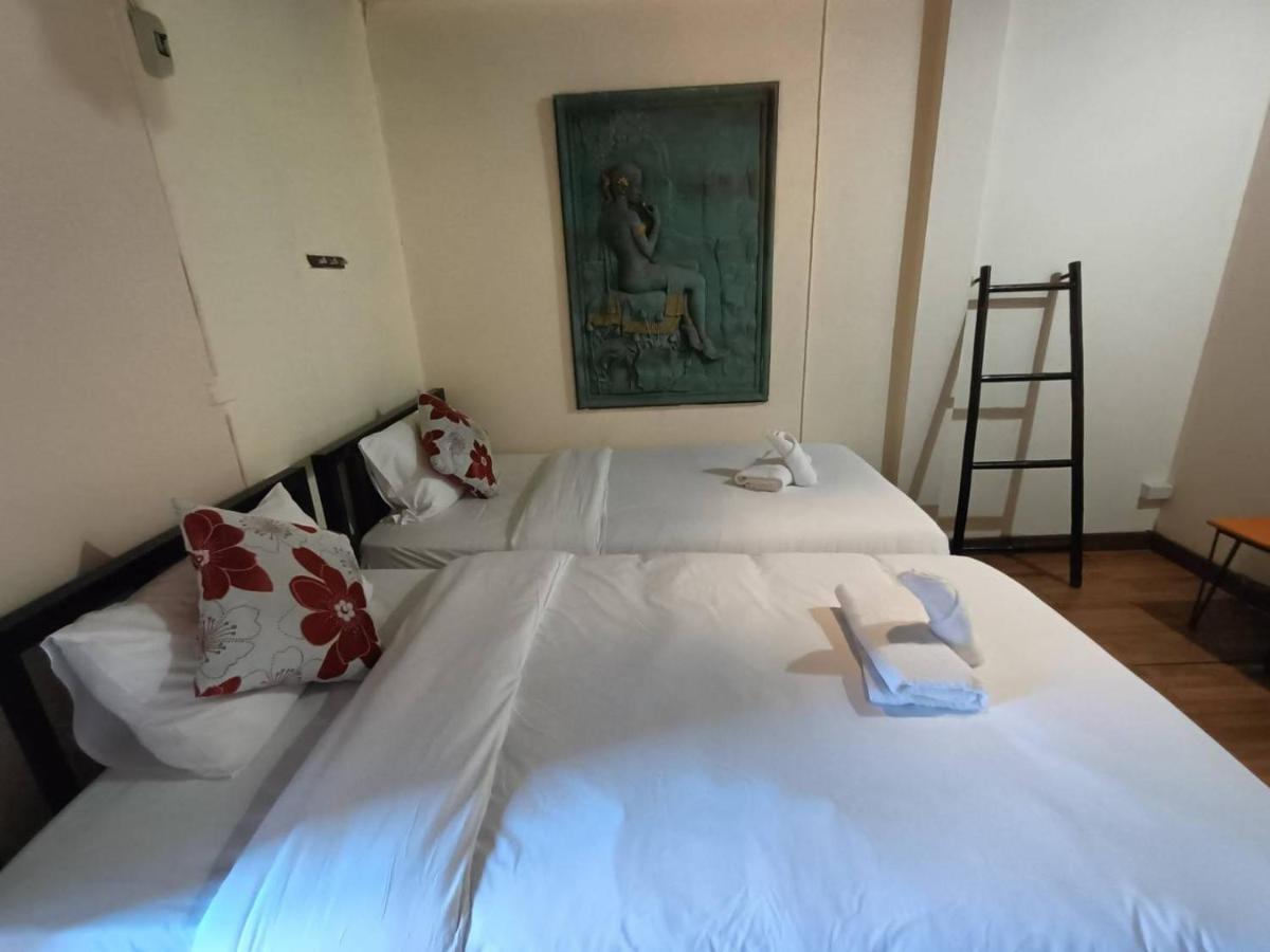 Soft Night Barzaar Albergue Chiang Mai Exterior foto