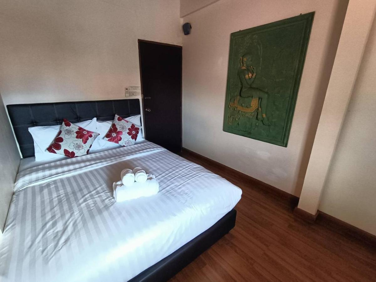Soft Night Barzaar Albergue Chiang Mai Exterior foto