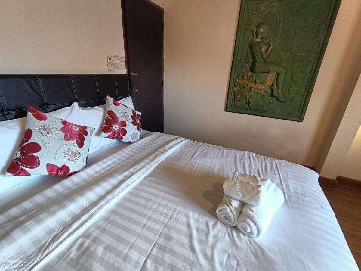 Soft Night Barzaar Albergue Chiang Mai Exterior foto