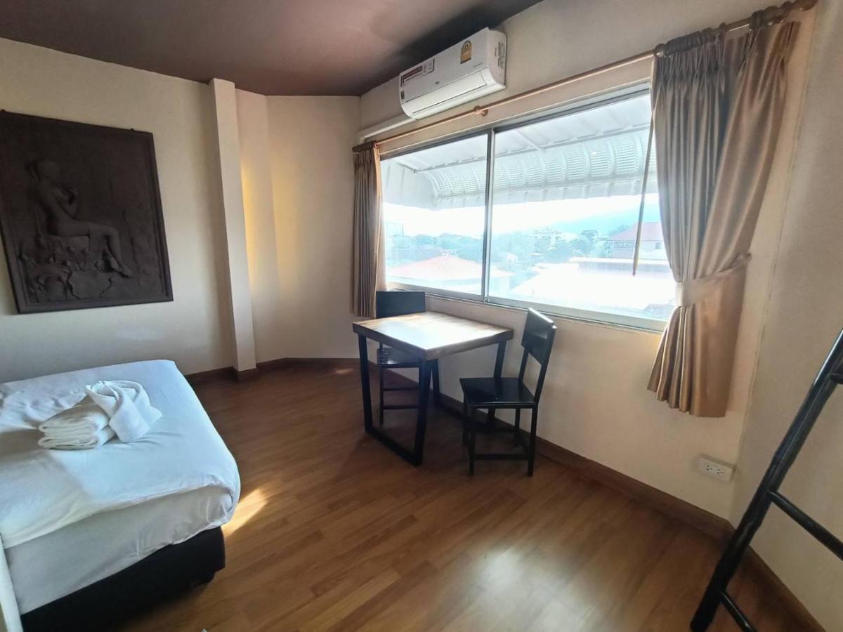 Soft Night Barzaar Albergue Chiang Mai Exterior foto